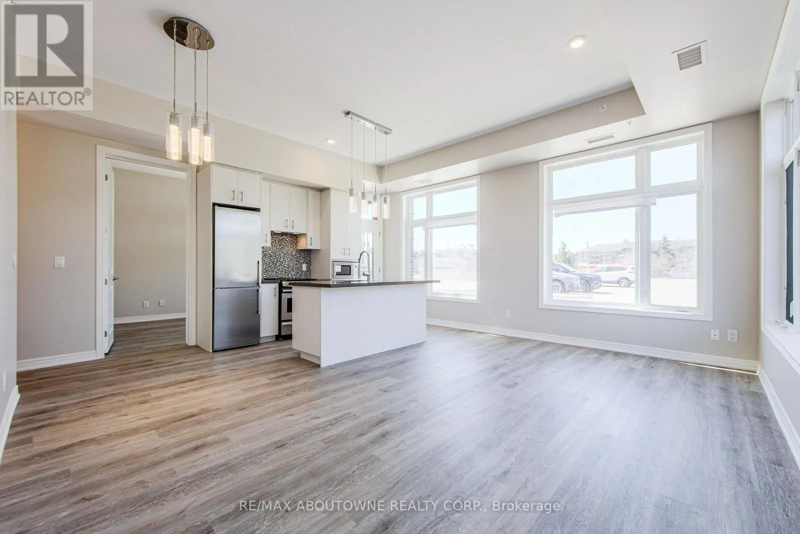 109 - 457 PLAINS ROAD E