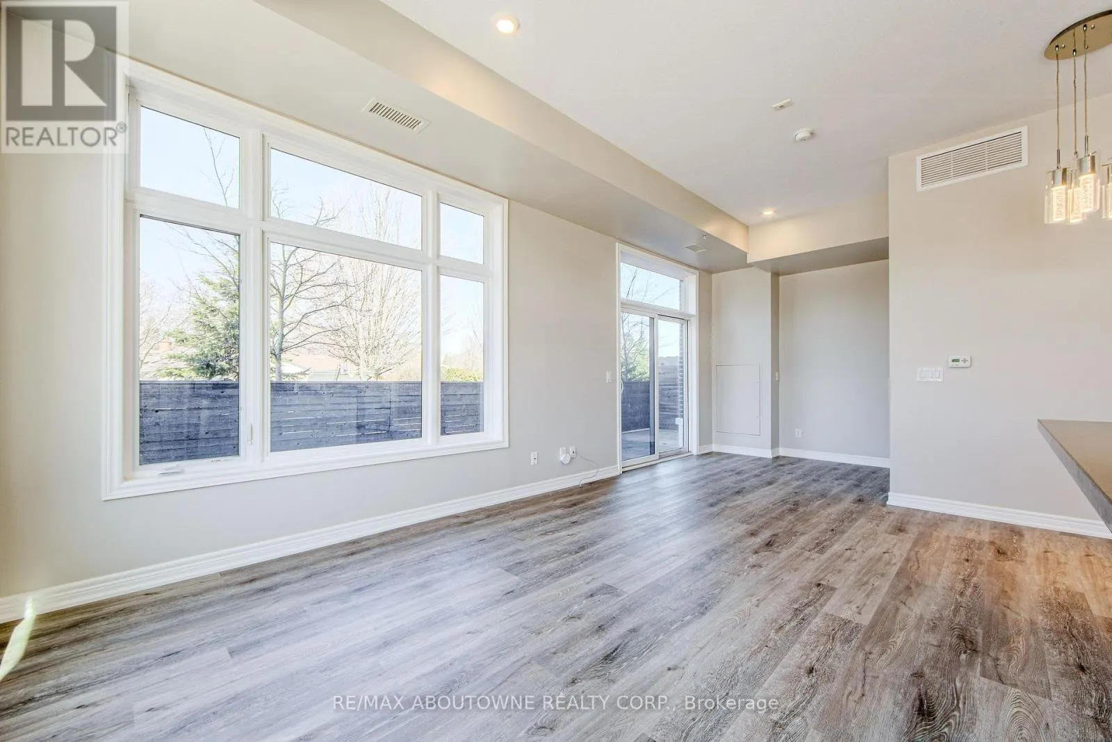 109 - 457 PLAINS ROAD E