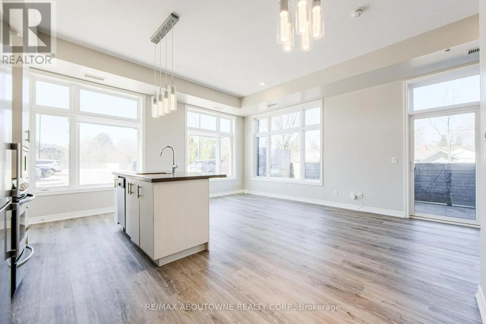 109 - 457 PLAINS ROAD E