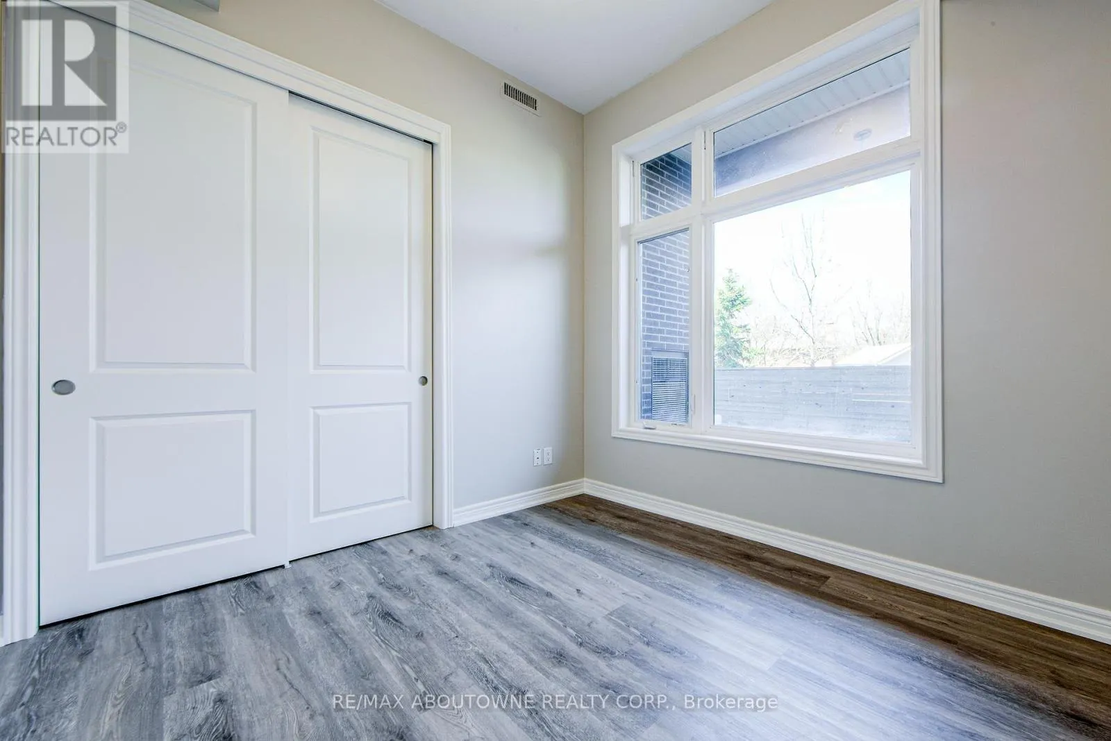 109 - 457 PLAINS ROAD E