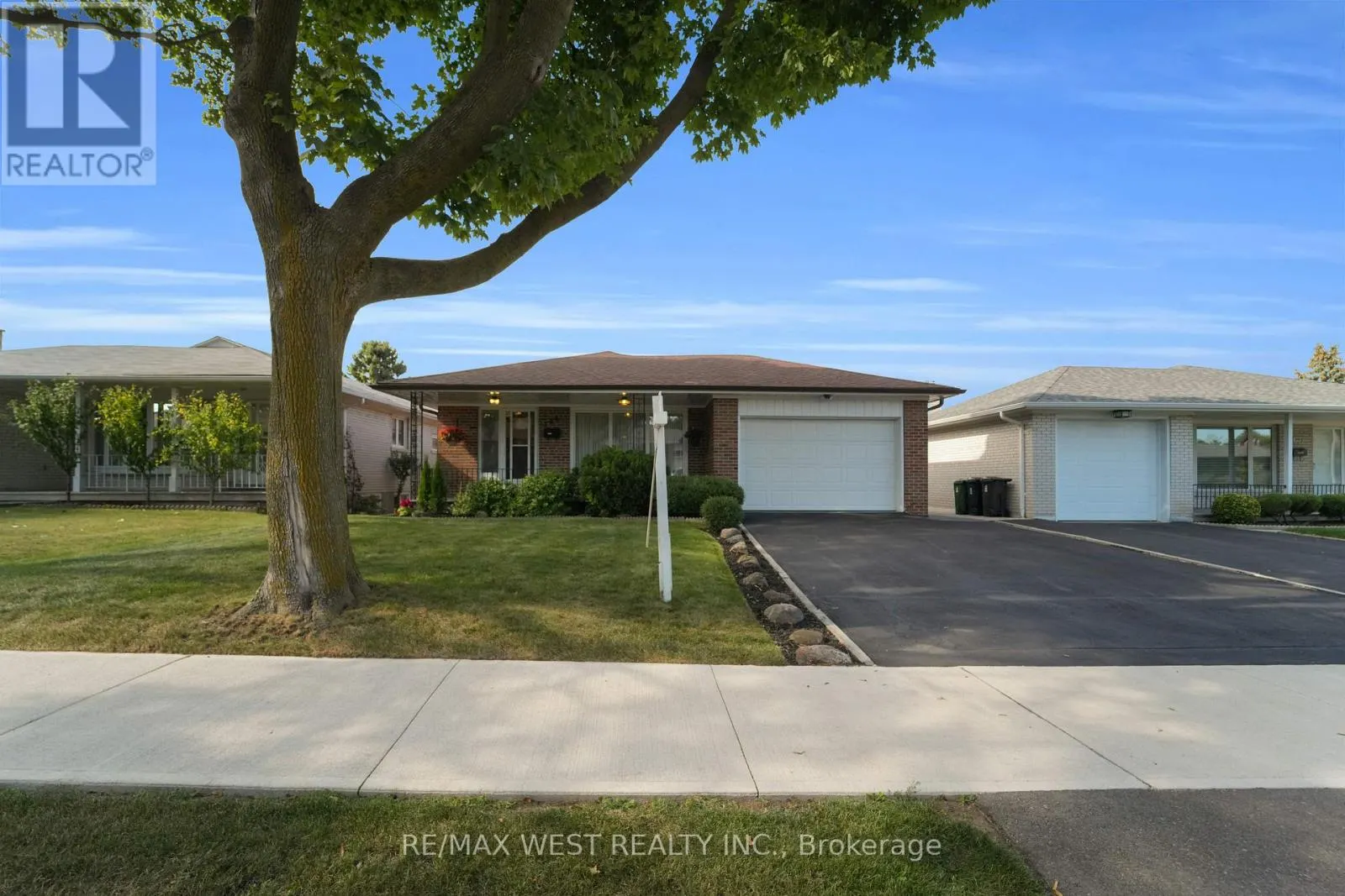 304 LA ROSE AVENUE