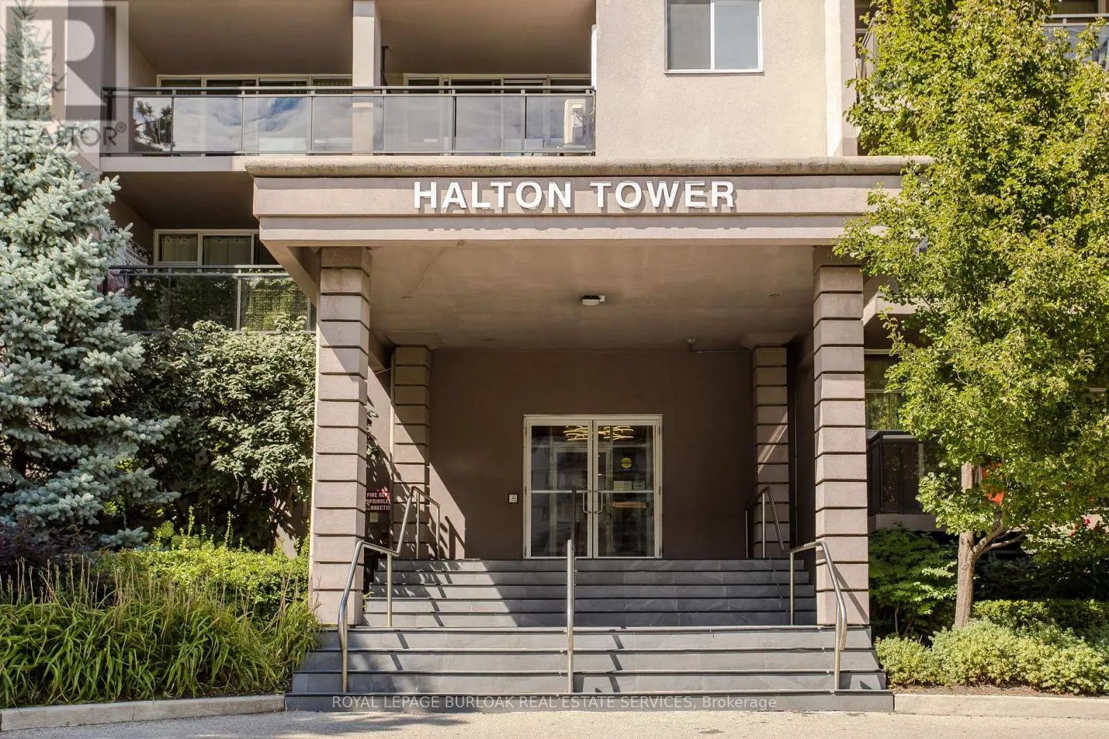 1510 - 975 WARWICK COURT