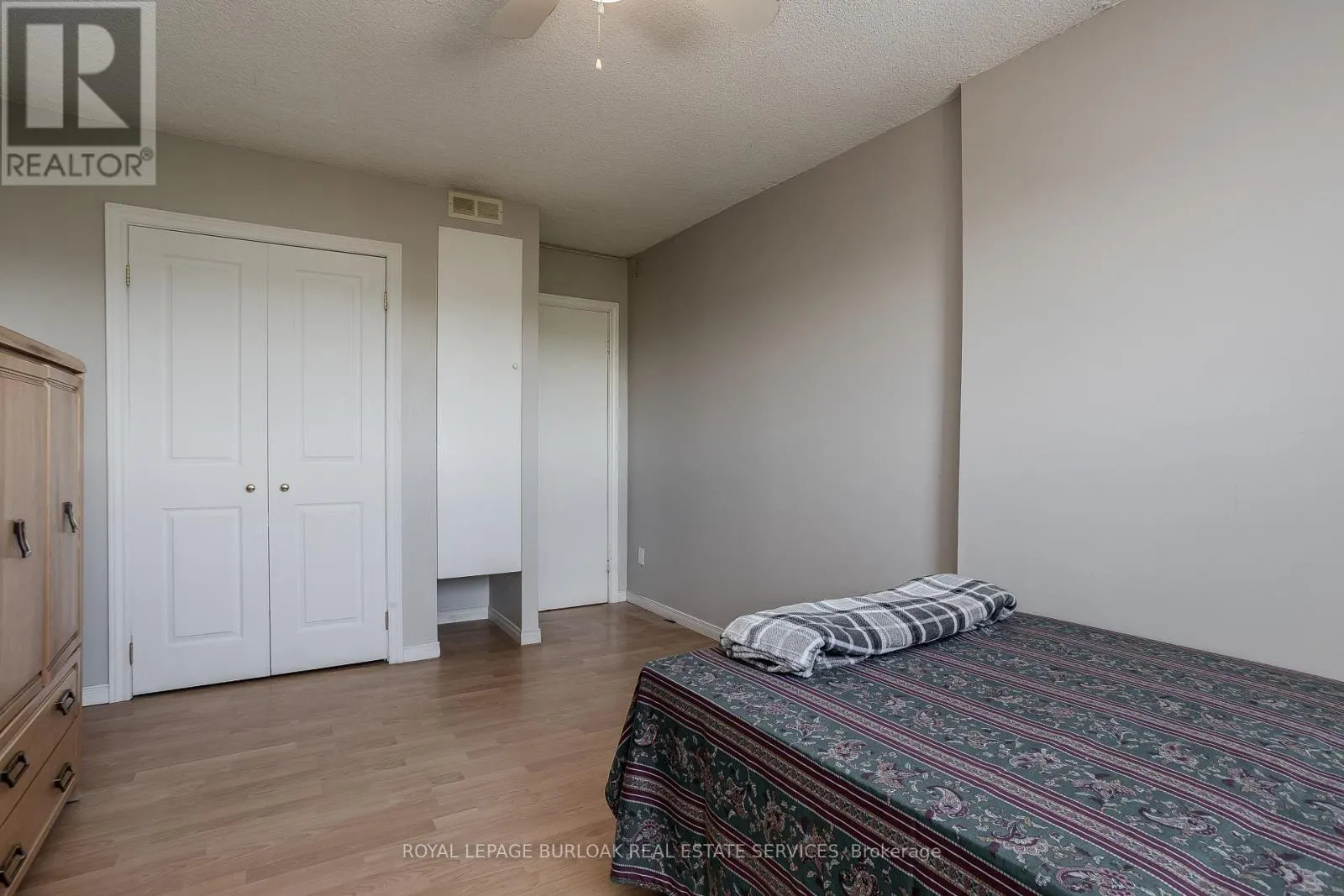 1510 - 975 WARWICK COURT