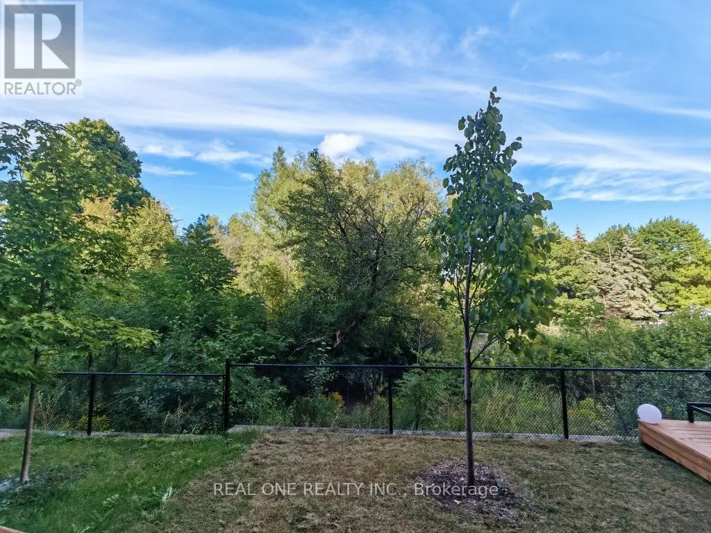 19 WOODSTREAM DRIVE