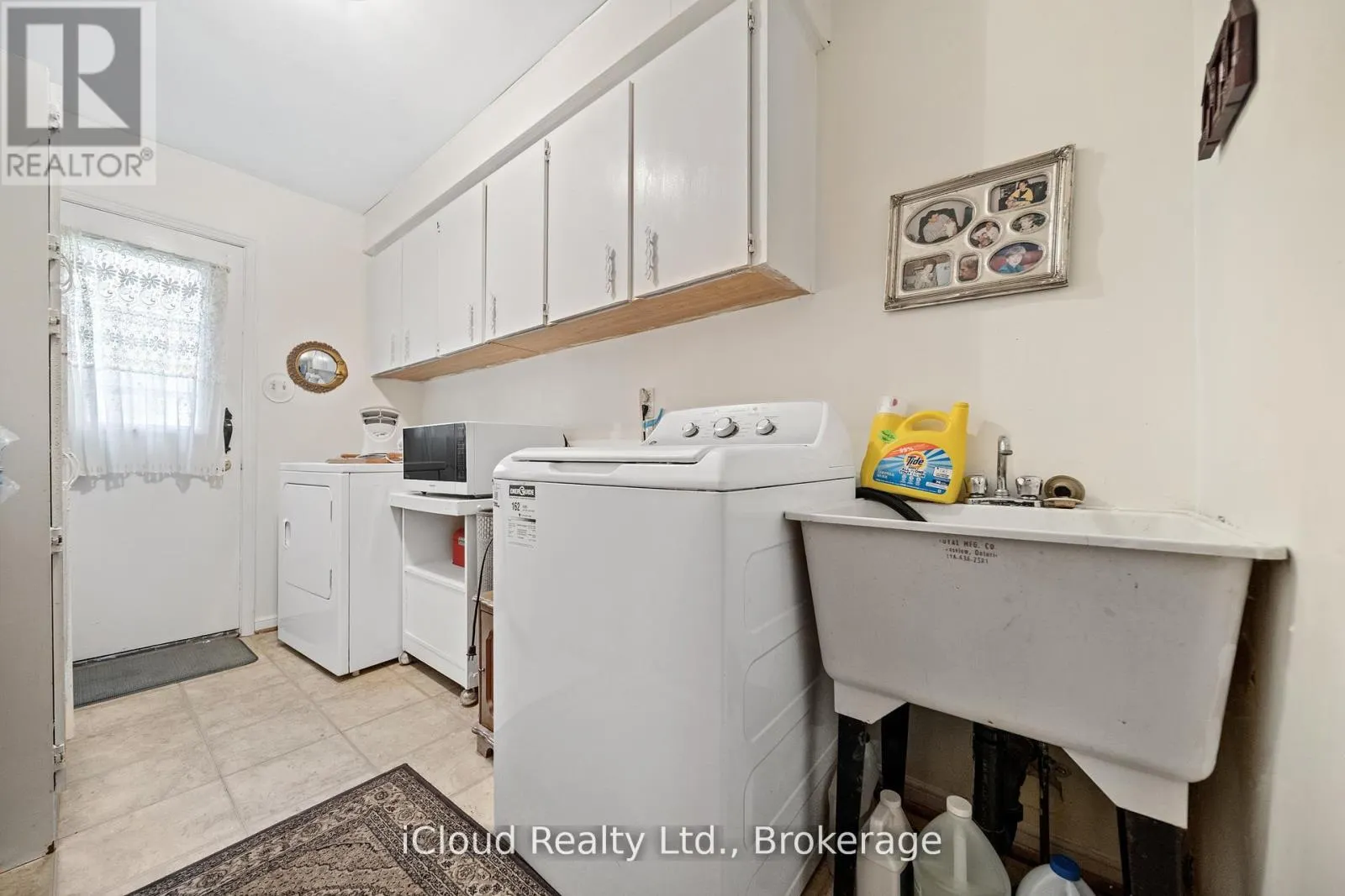 1 CARNFORTH DRIVE