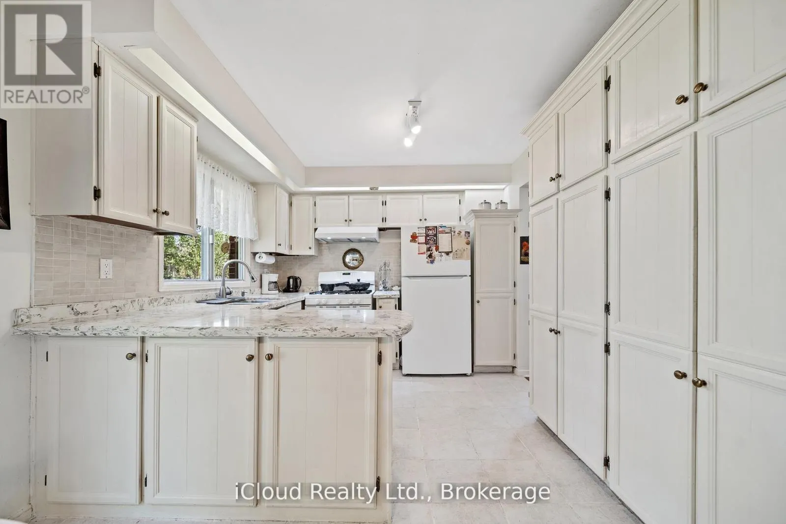 1 CARNFORTH DRIVE