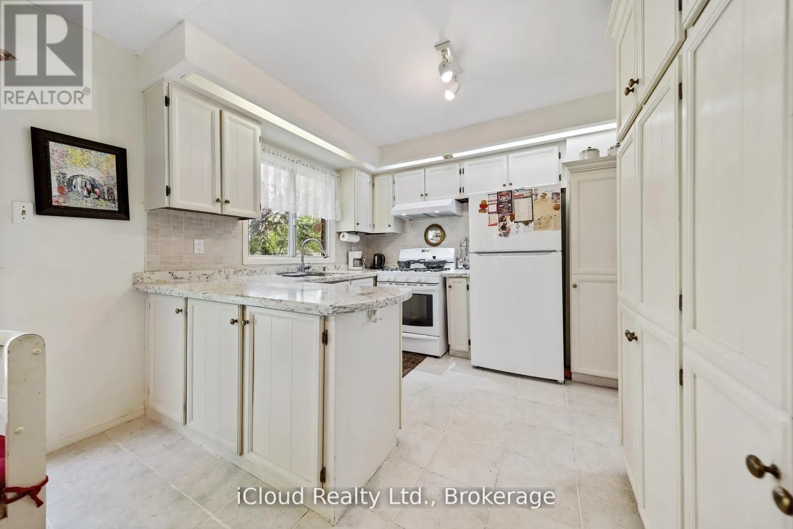 1 CARNFORTH DRIVE