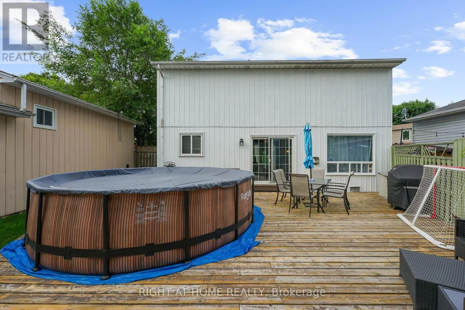 23 HUNTINGWOOD CRESCENT