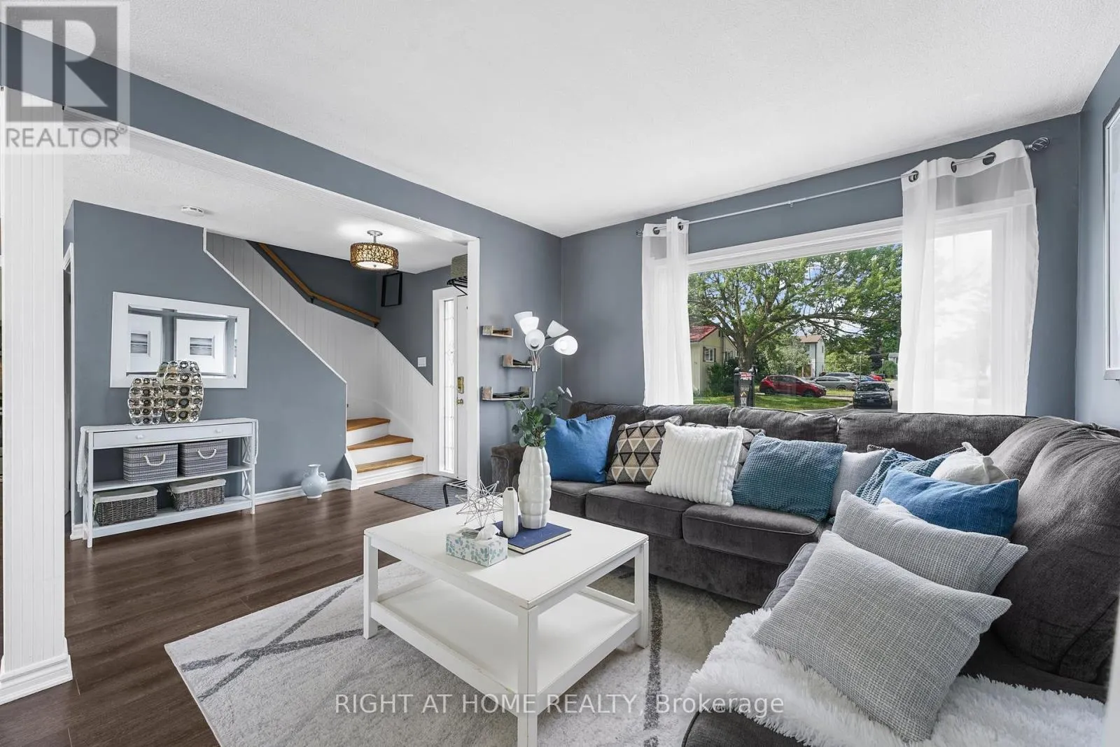 23 HUNTINGWOOD CRESCENT