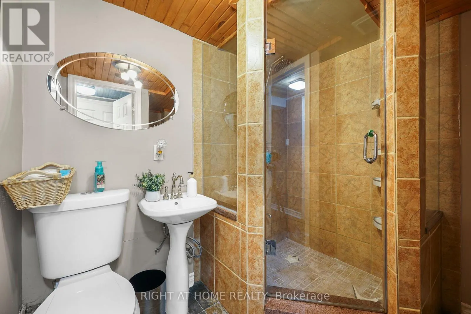 23 HUNTINGWOOD CRESCENT
