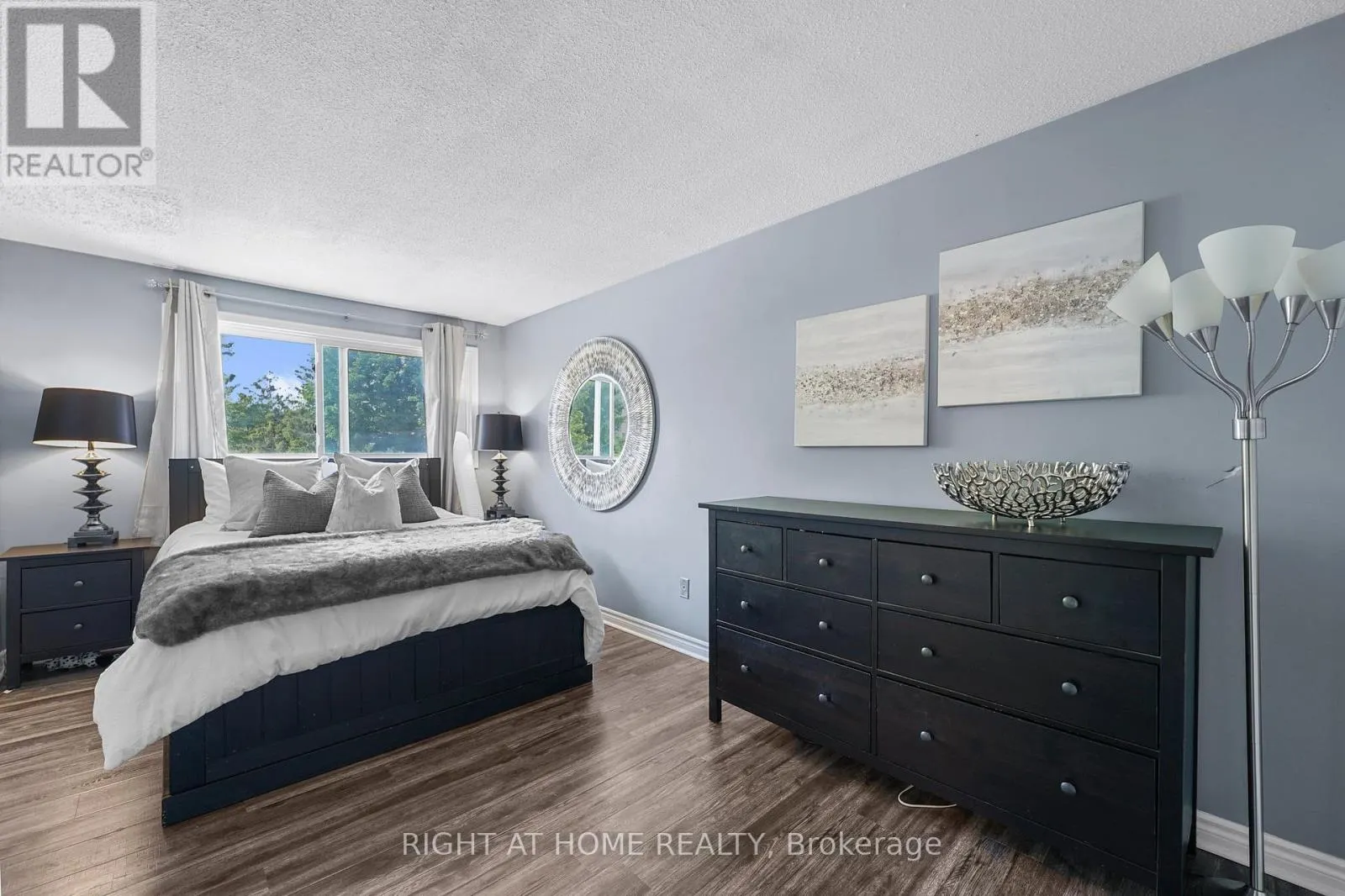 23 HUNTINGWOOD CRESCENT