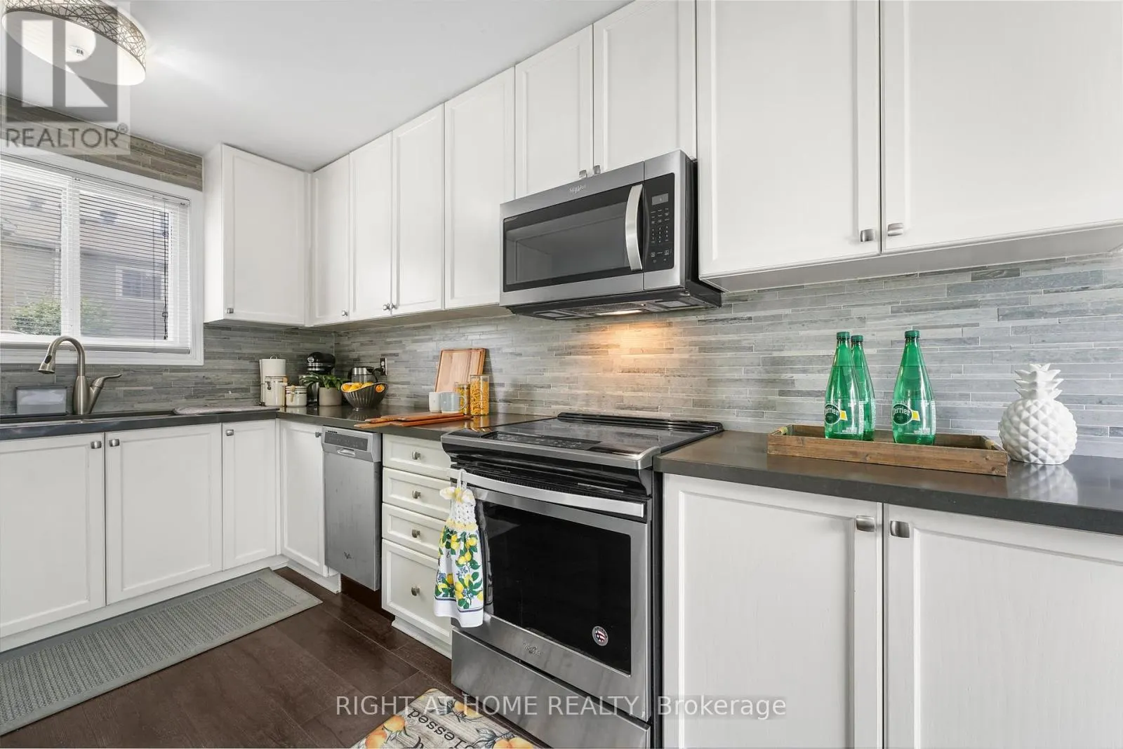 23 HUNTINGWOOD CRESCENT
