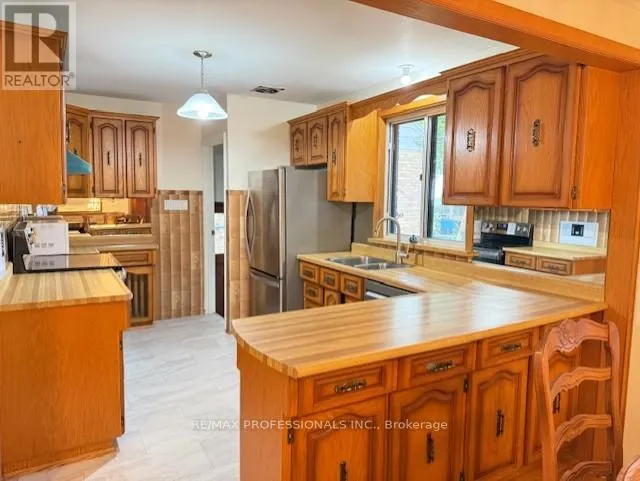 MAIN - 2627 LAKE SHORE BOULEVARD W