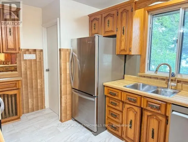 MAIN - 2627 LAKE SHORE BOULEVARD W
