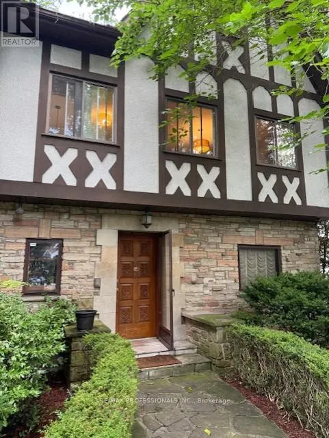MAIN - 2627 LAKE SHORE BOULEVARD W