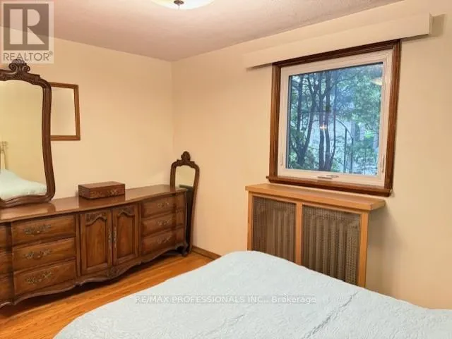 MAIN - 2627 LAKE SHORE BOULEVARD W