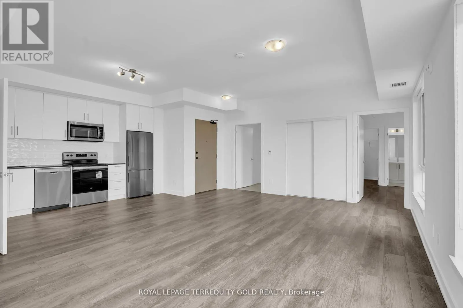 518 - 1440 CLARRIAGE COURT