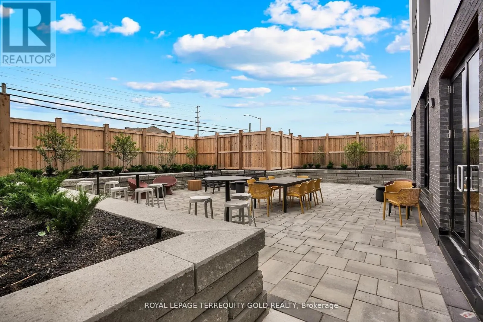 518 - 1440 CLARRIAGE COURT