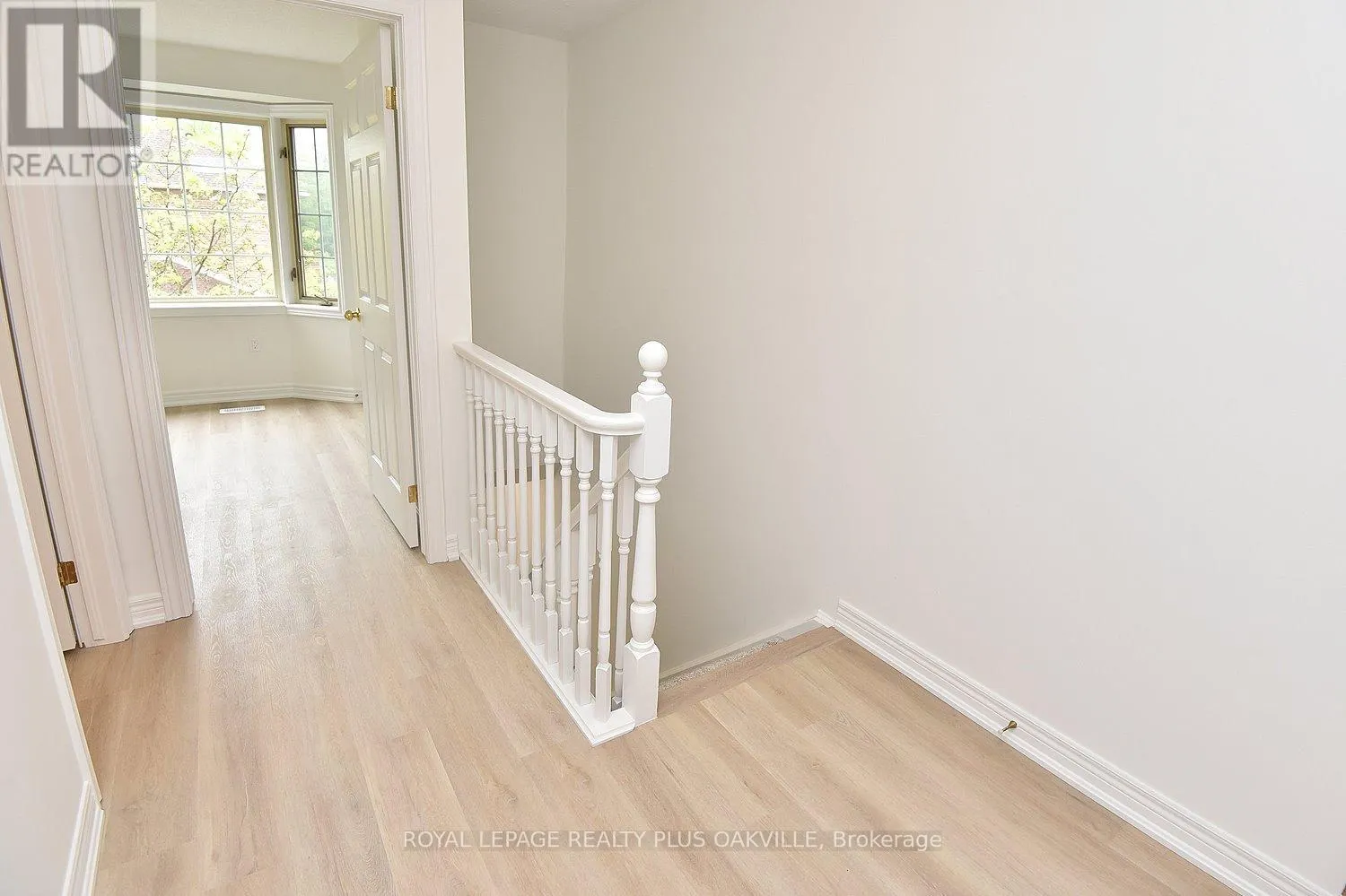 14 - 4045 UPPER MIDDLE ROAD