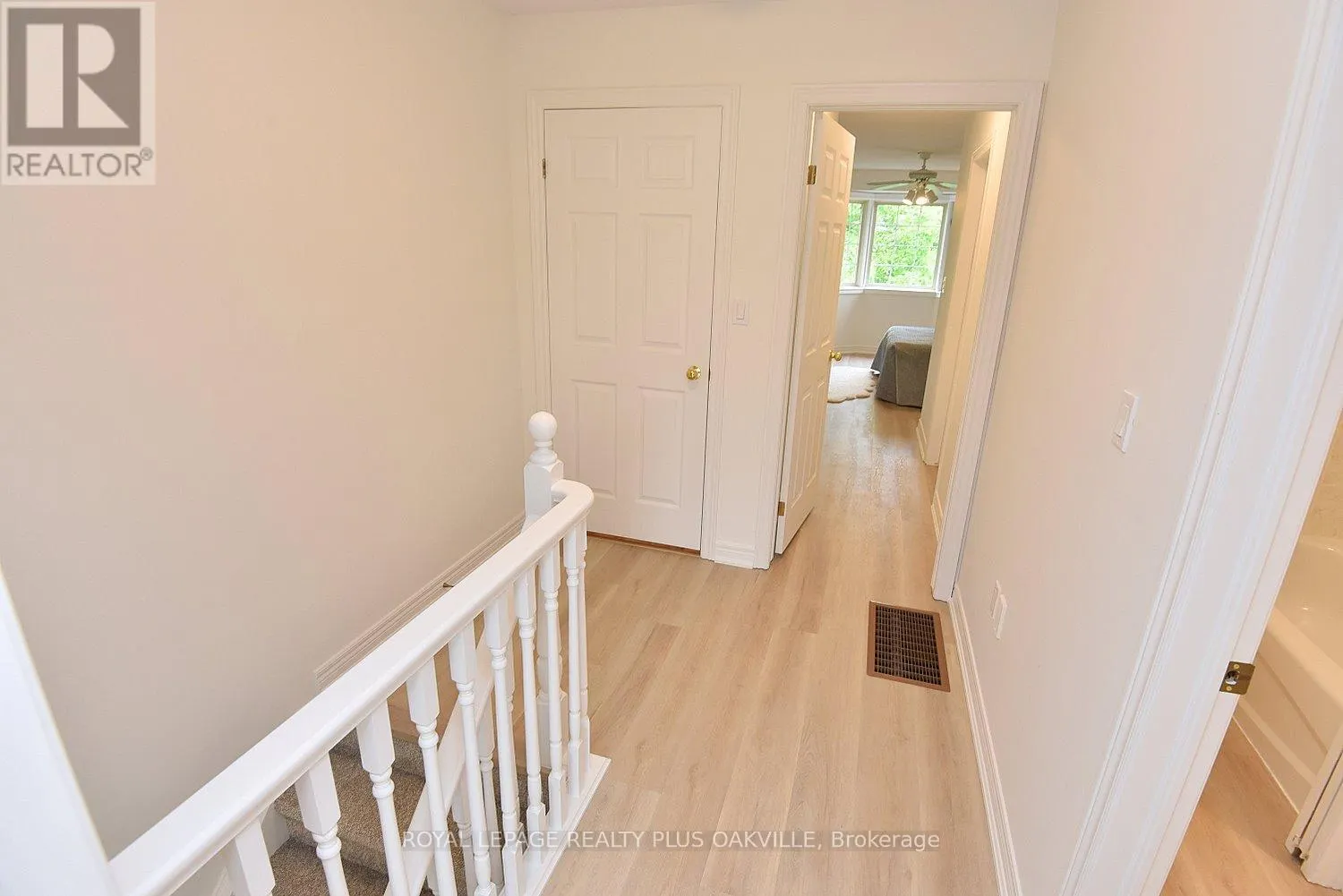 14 - 4045 UPPER MIDDLE ROAD
