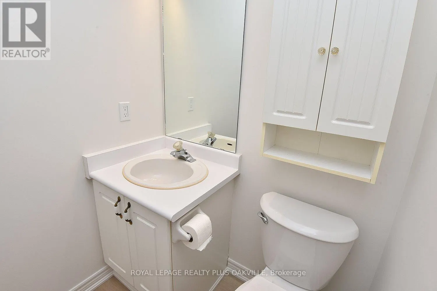 14 - 4045 UPPER MIDDLE ROAD
