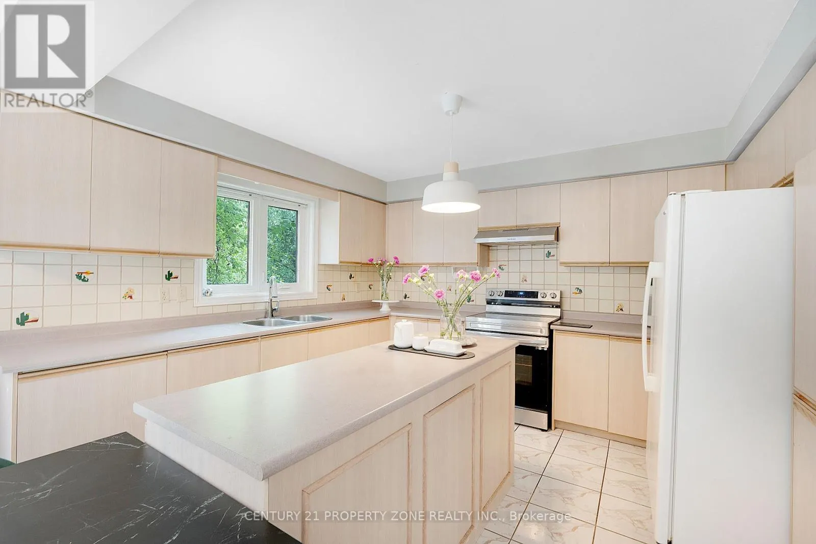 380 SUMMERCHASE DRIVE