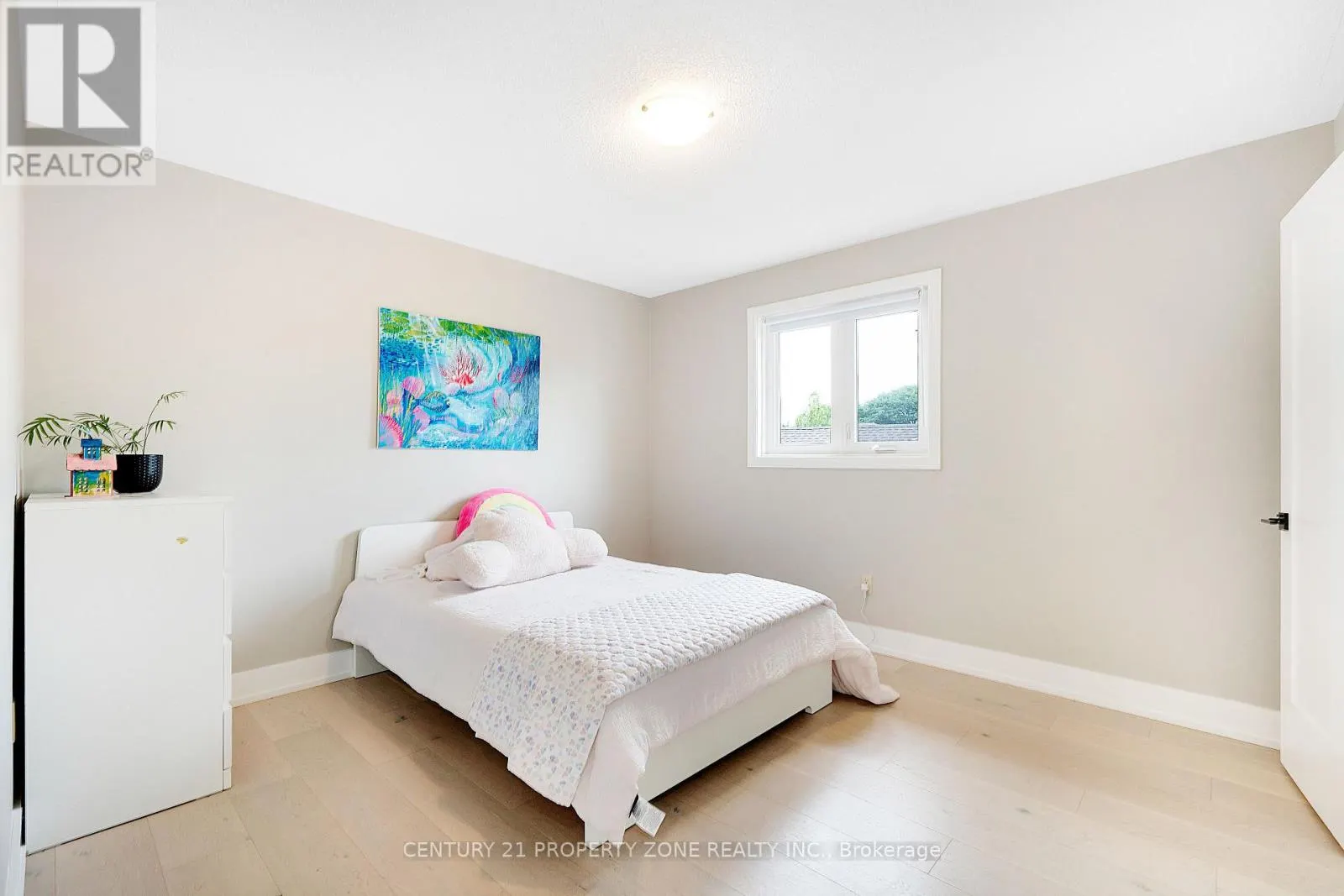 380 SUMMERCHASE DRIVE
