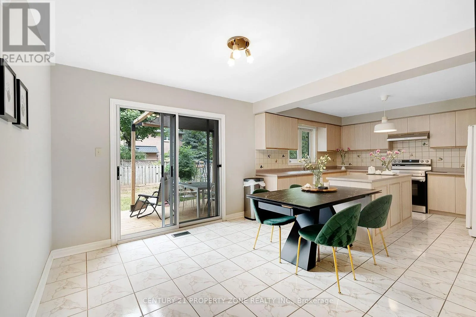 380 SUMMERCHASE DRIVE