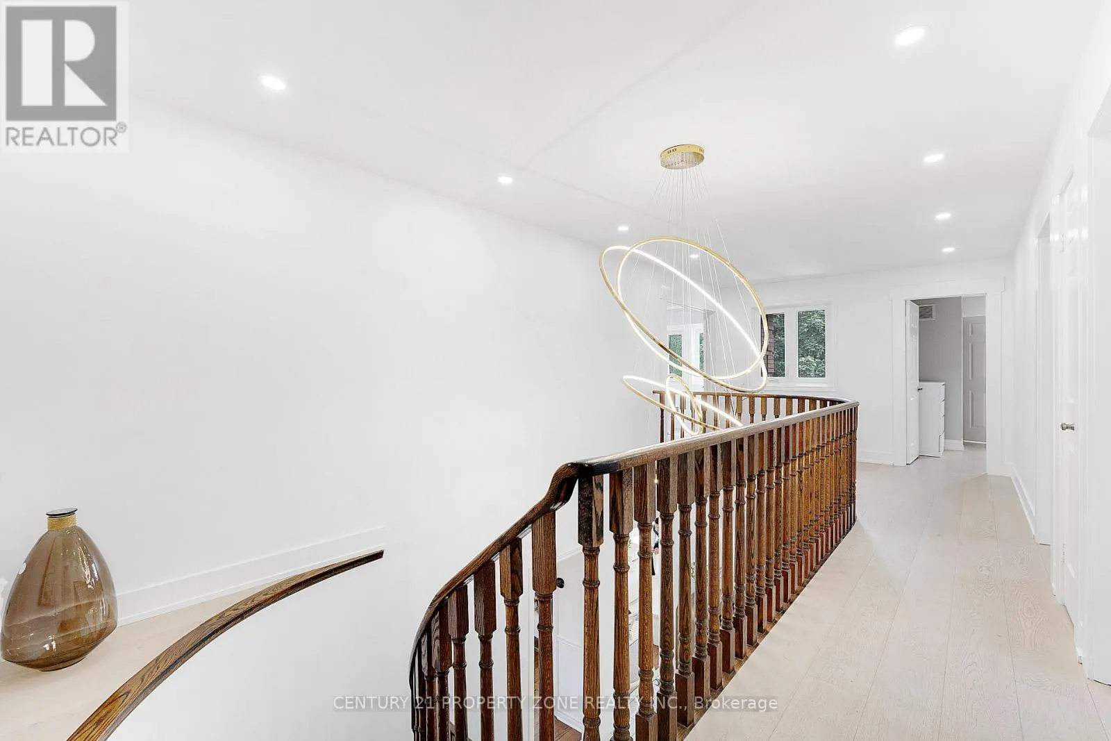 380 SUMMERCHASE DRIVE