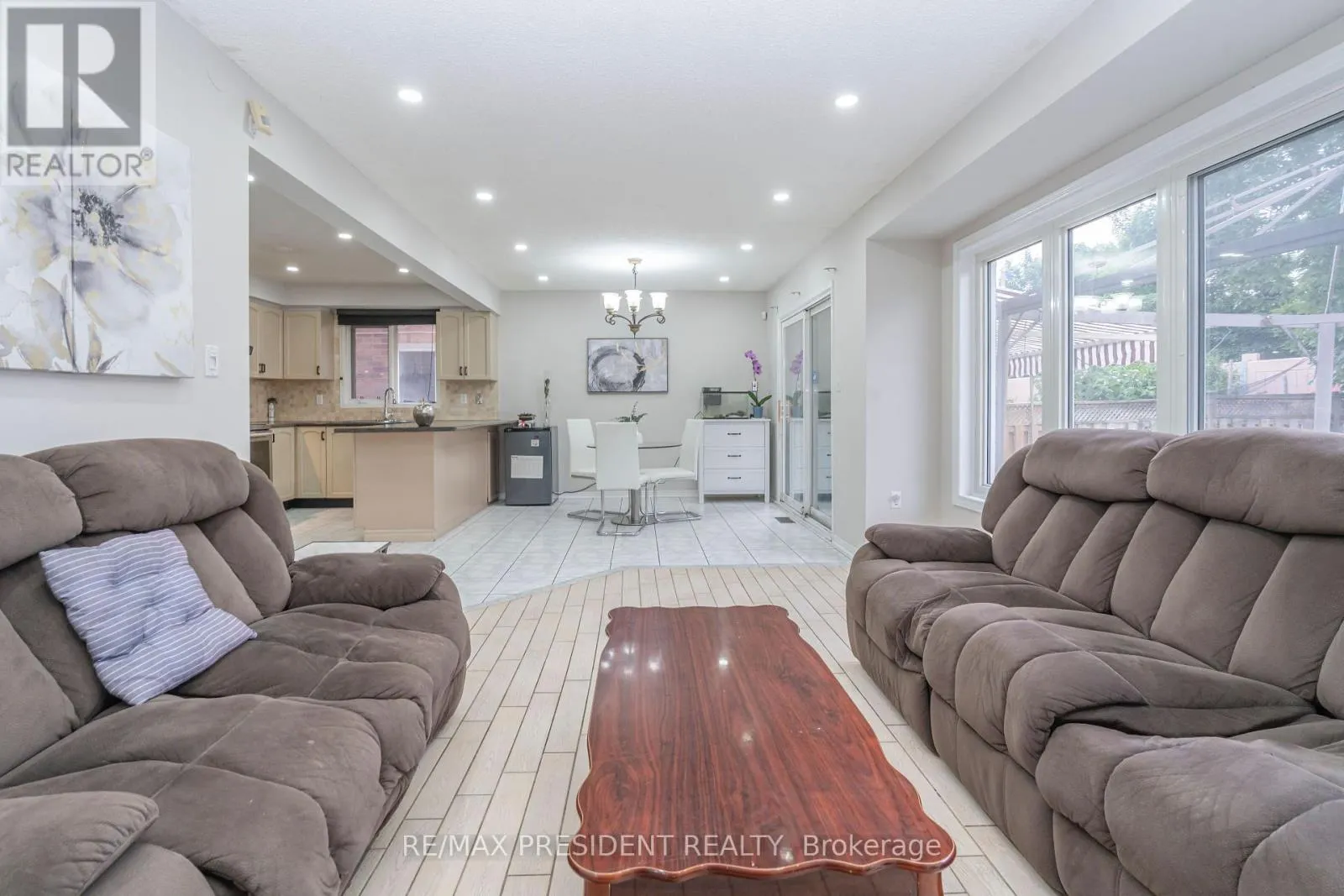 41 RANGELAND ROAD