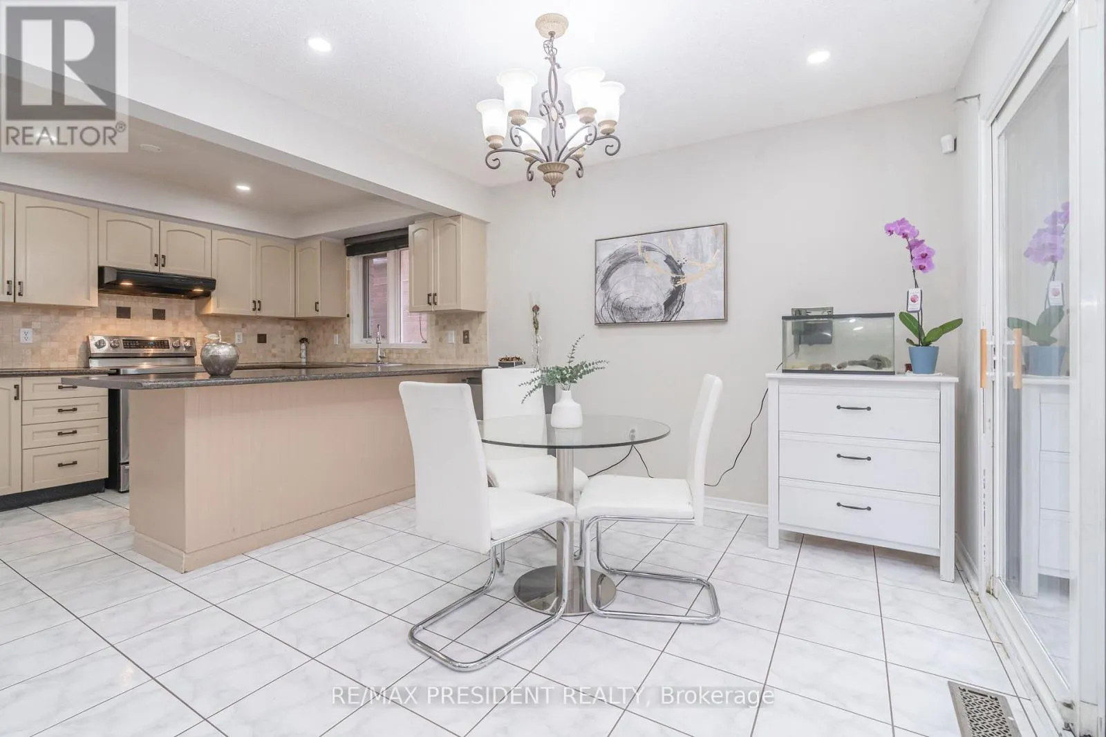 41 RANGELAND ROAD