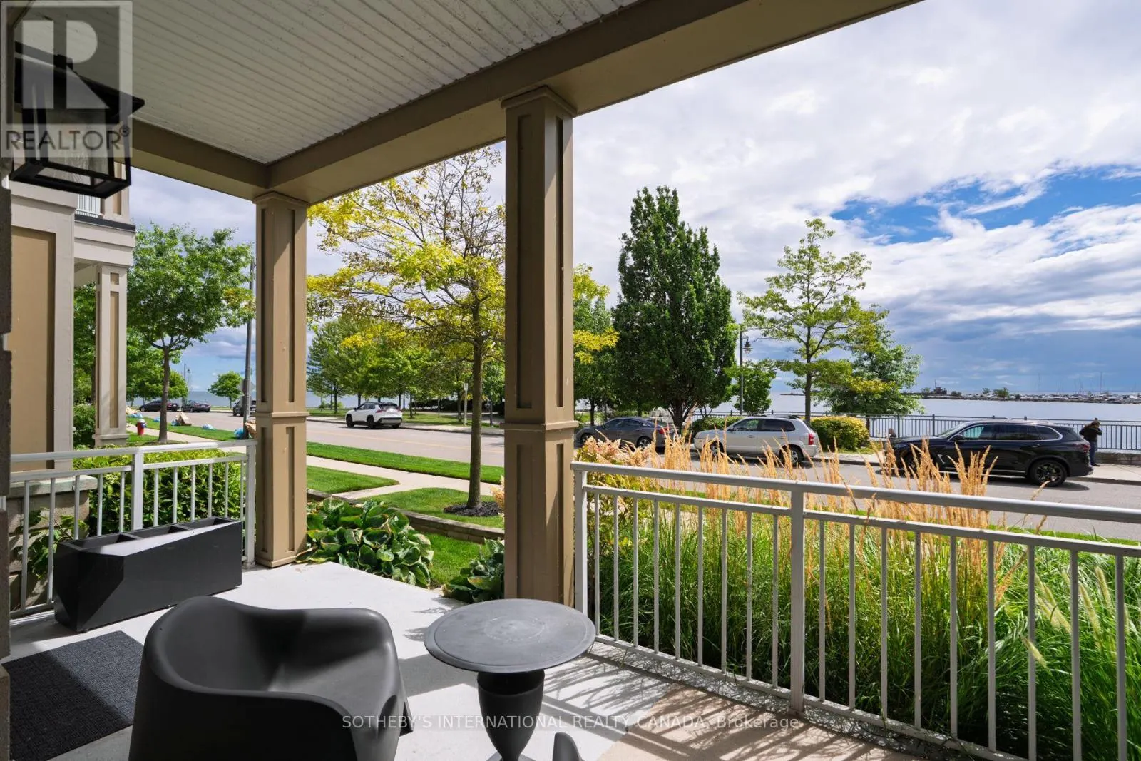 22 - 54 ST LAWRENCE DRIVE