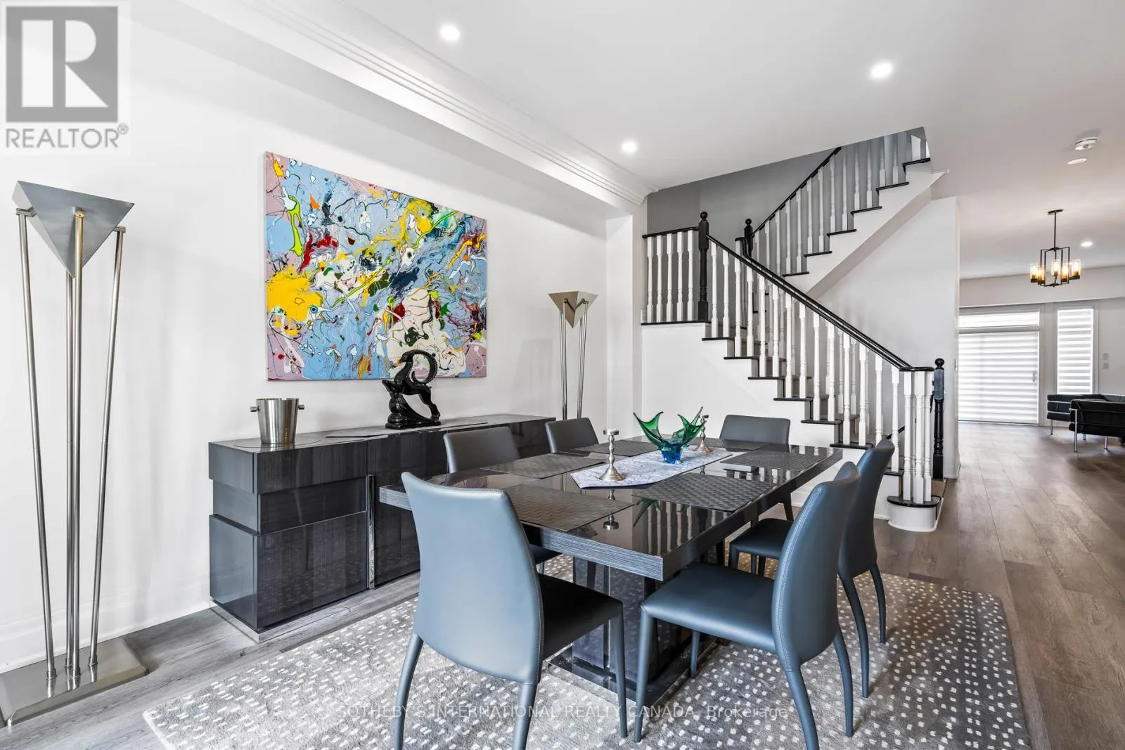22 - 54 ST LAWRENCE DRIVE