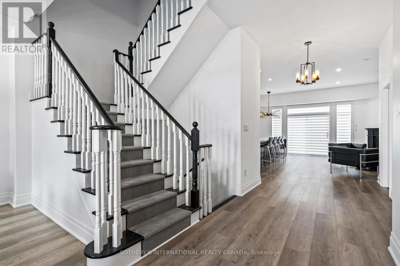 22 - 54 ST LAWRENCE DRIVE