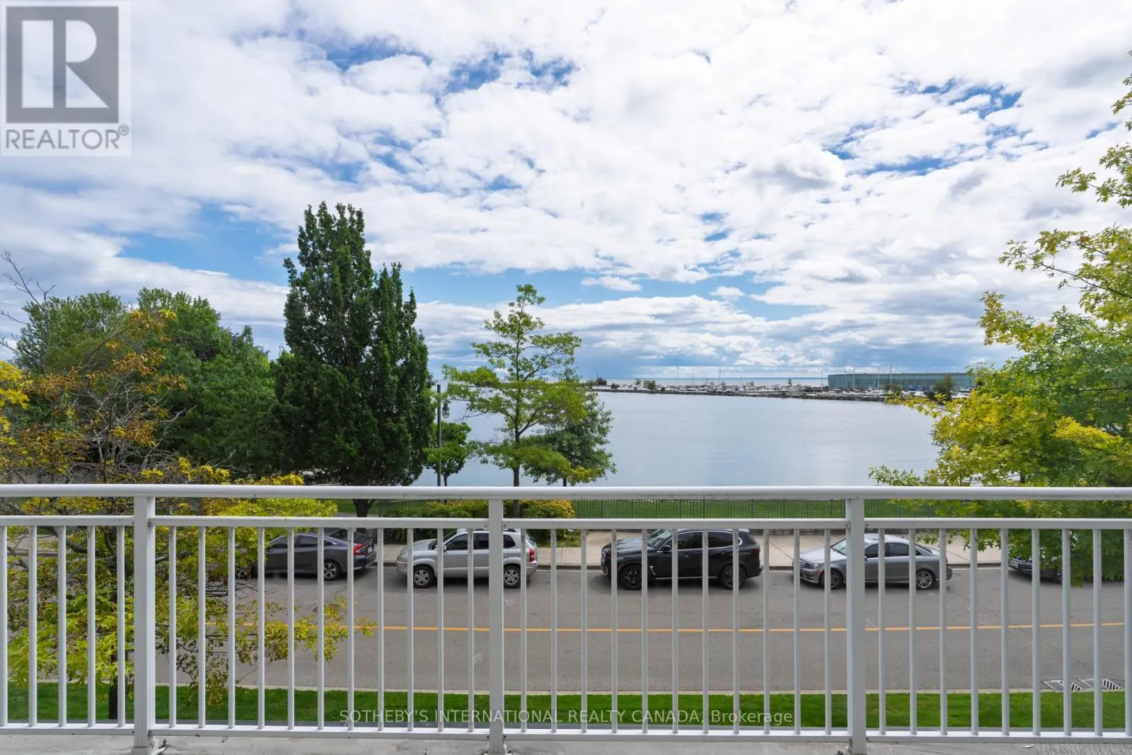 22 - 54 ST LAWRENCE DRIVE