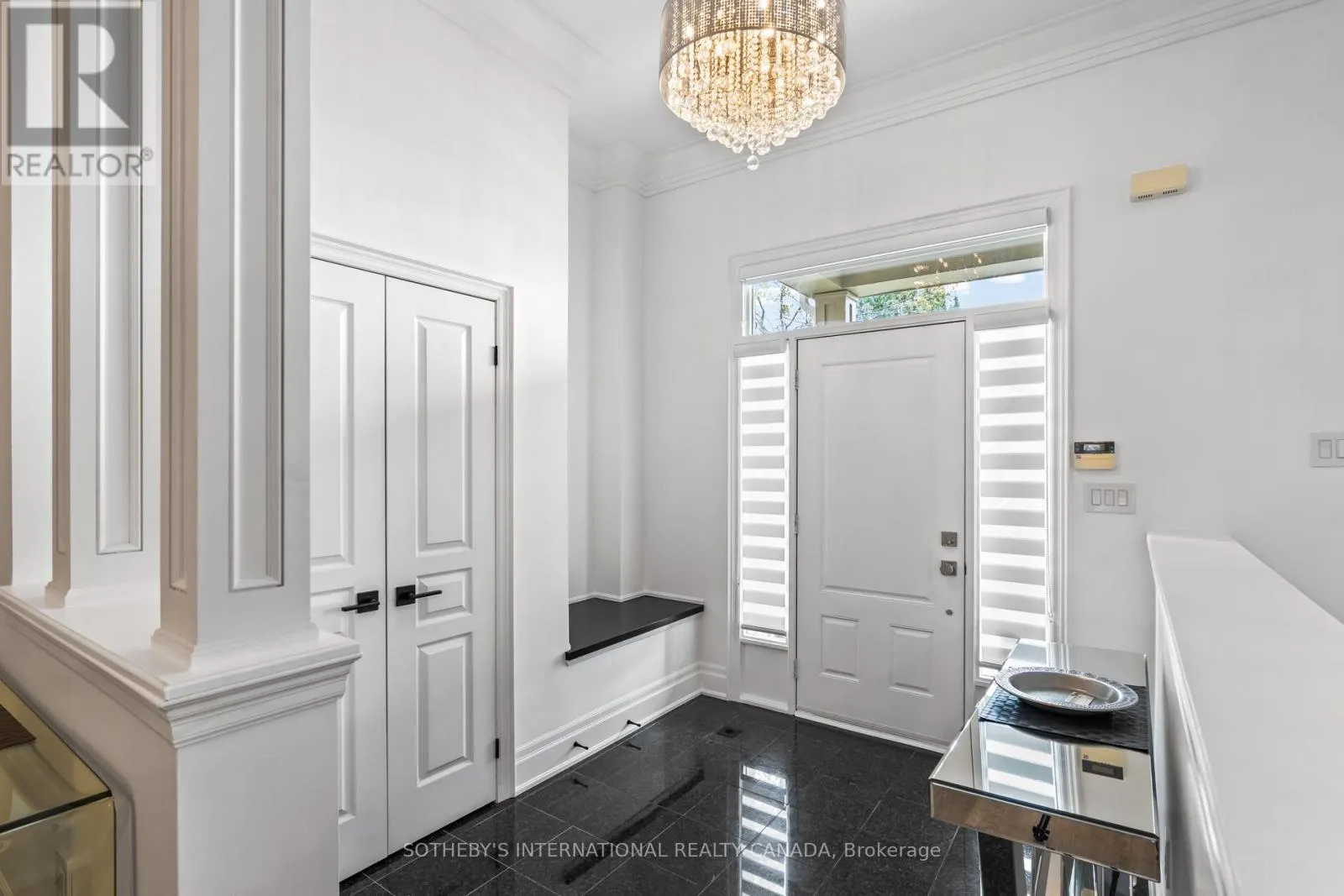 22 - 54 ST LAWRENCE DRIVE