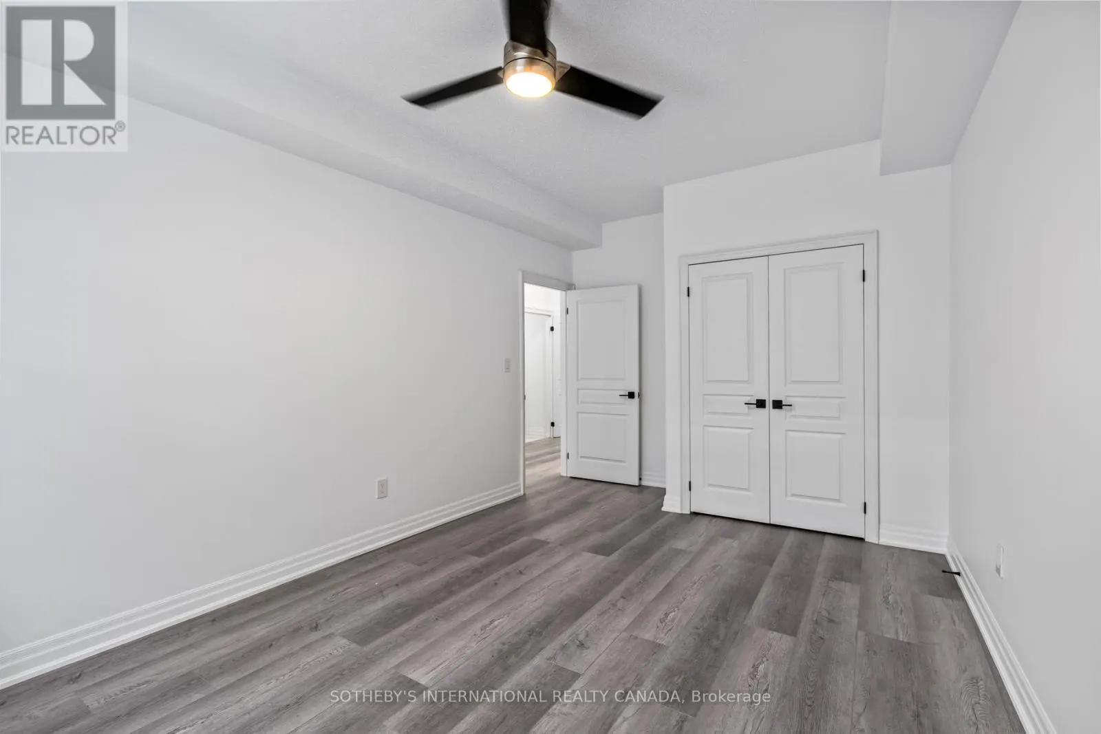 22 - 54 ST LAWRENCE DRIVE