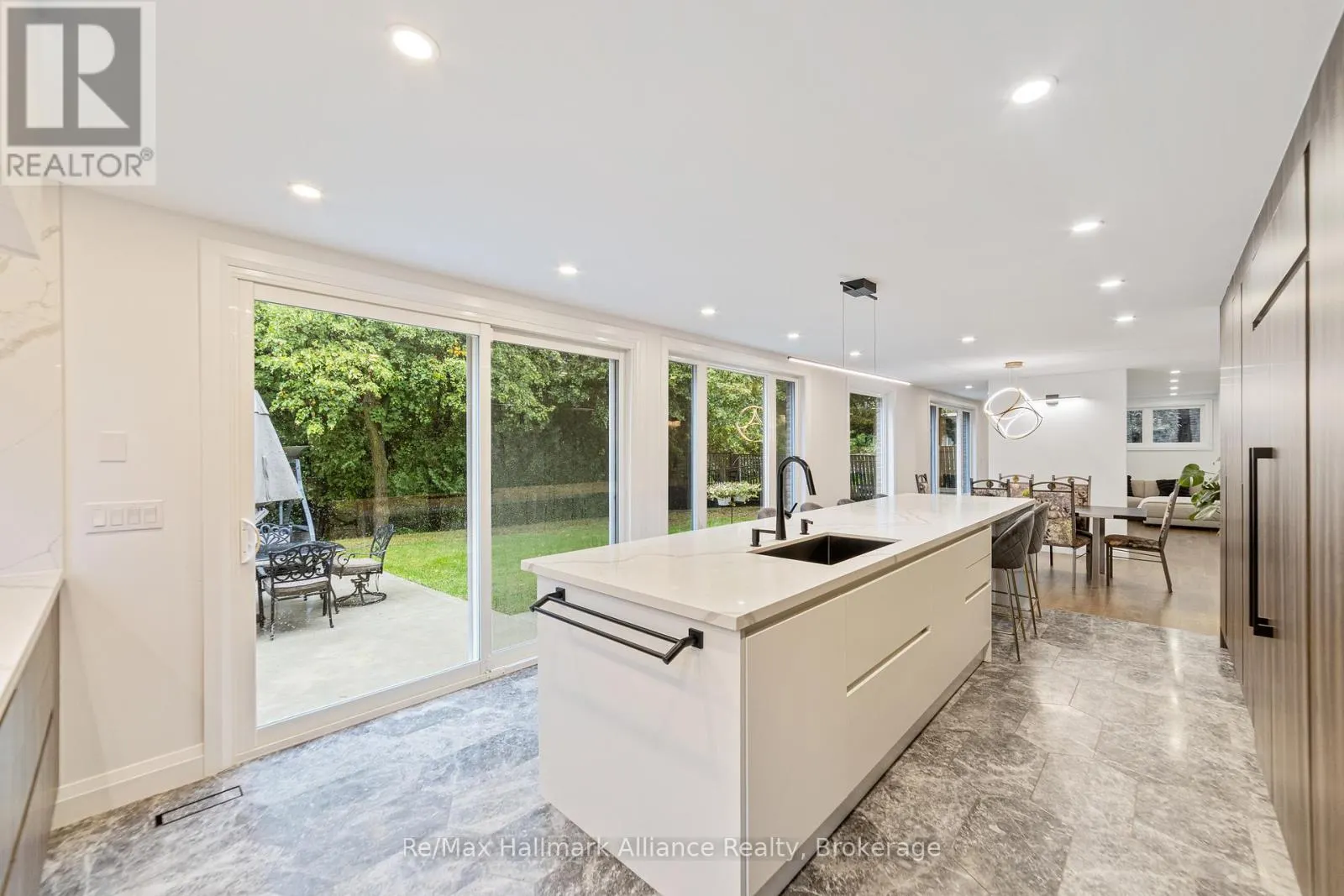 247 WILLOWRIDGE COURT