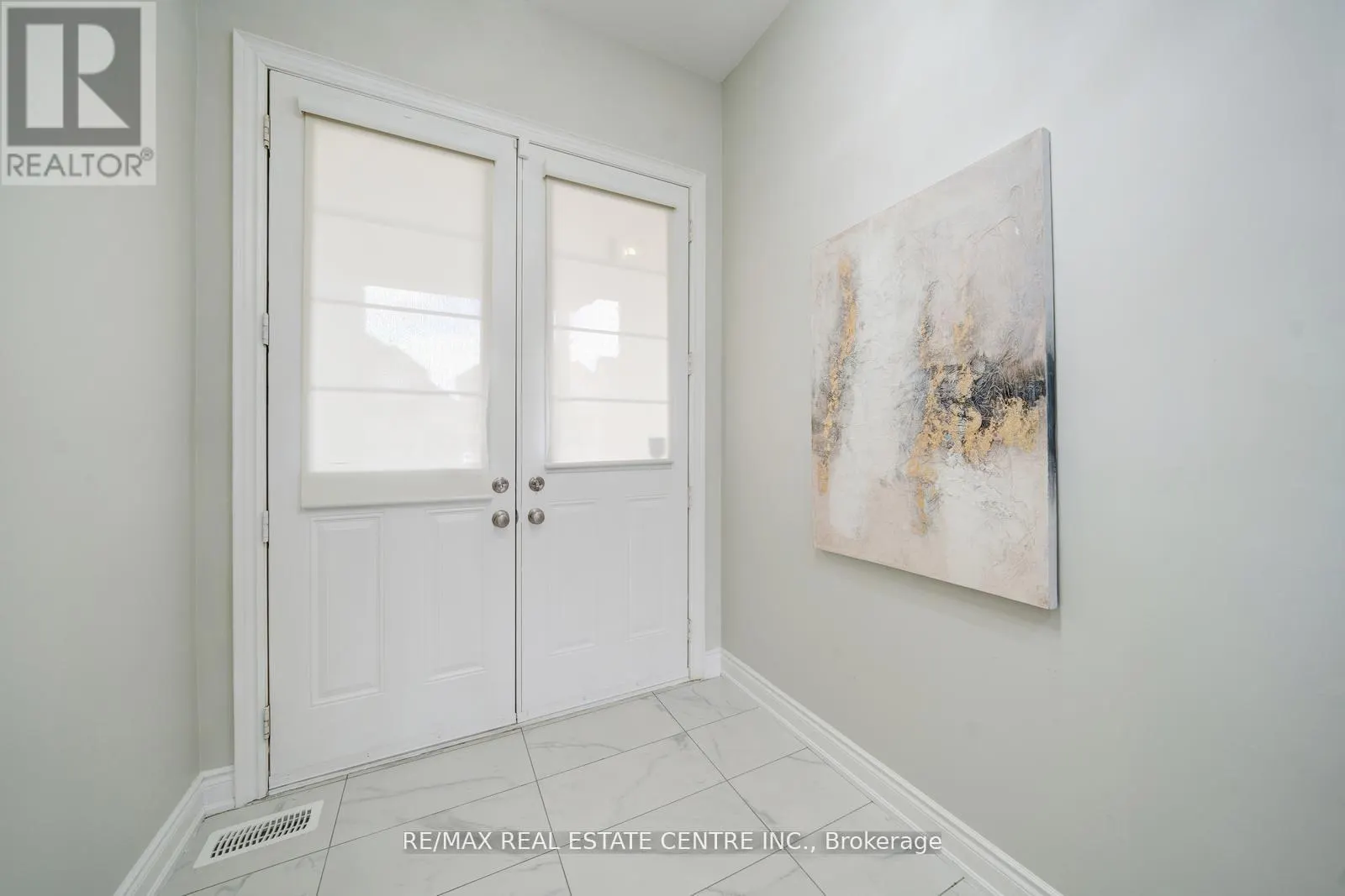 5 CARL FINLAY DRIVE