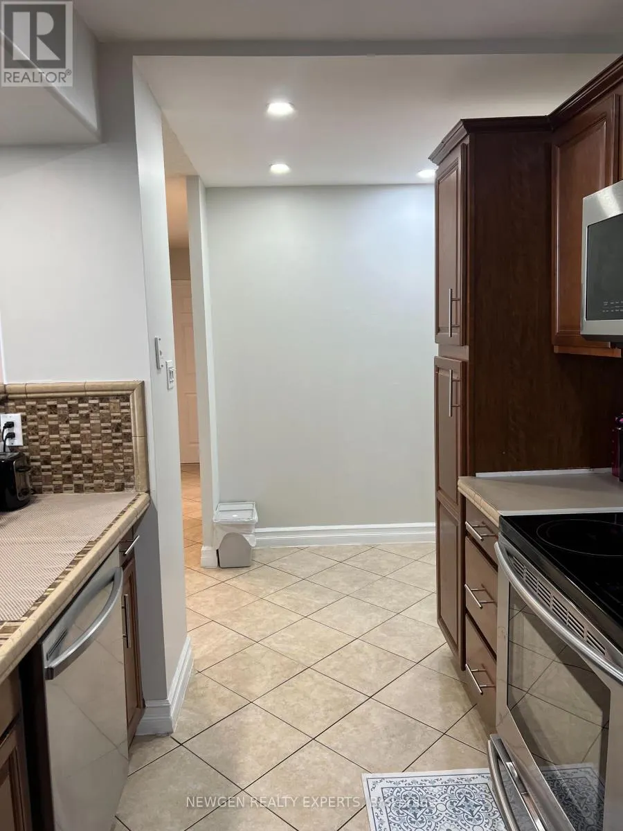 UPH 12 - 550 WEBB DRIVE