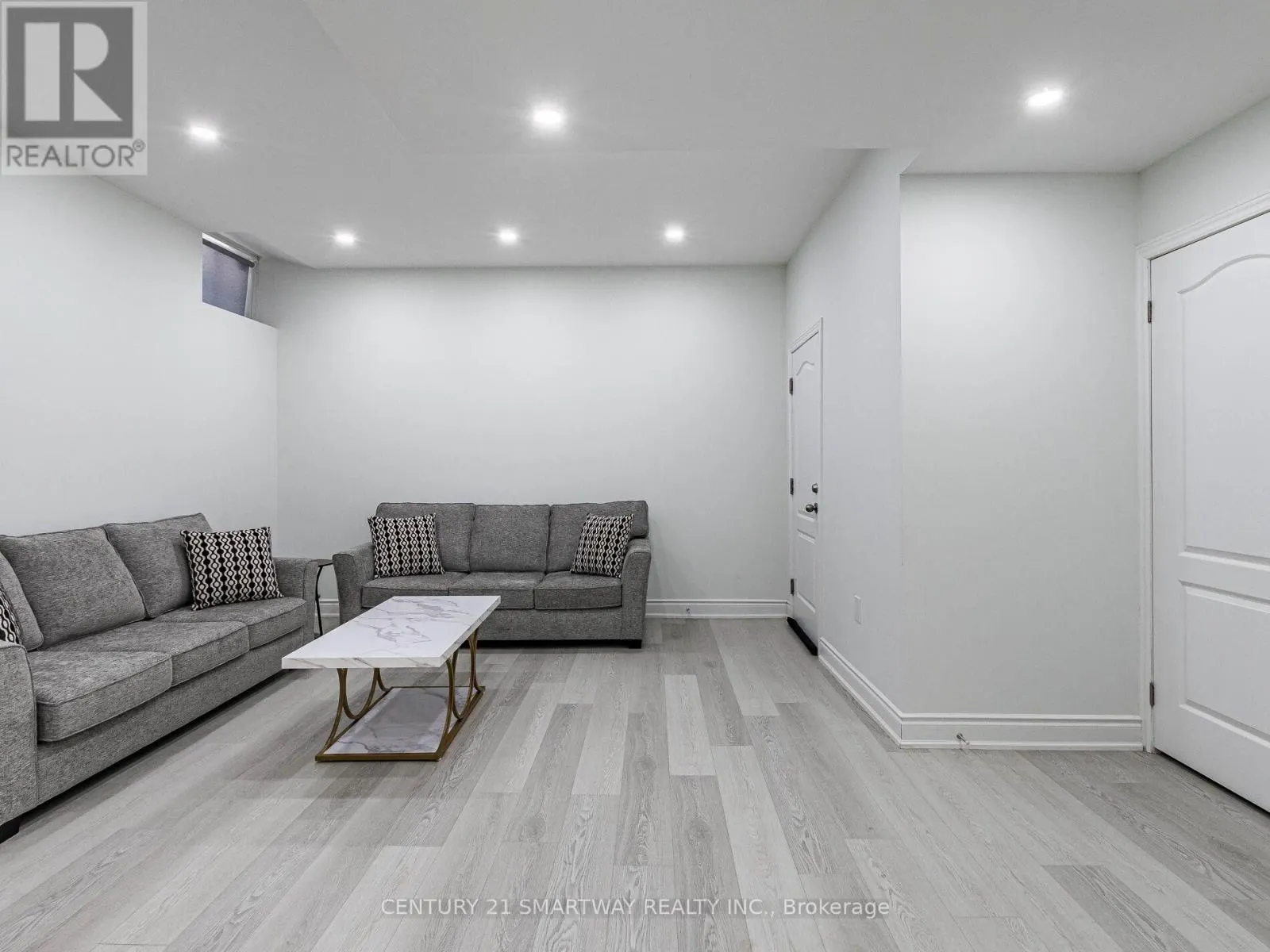 58 JURA CRESCENT