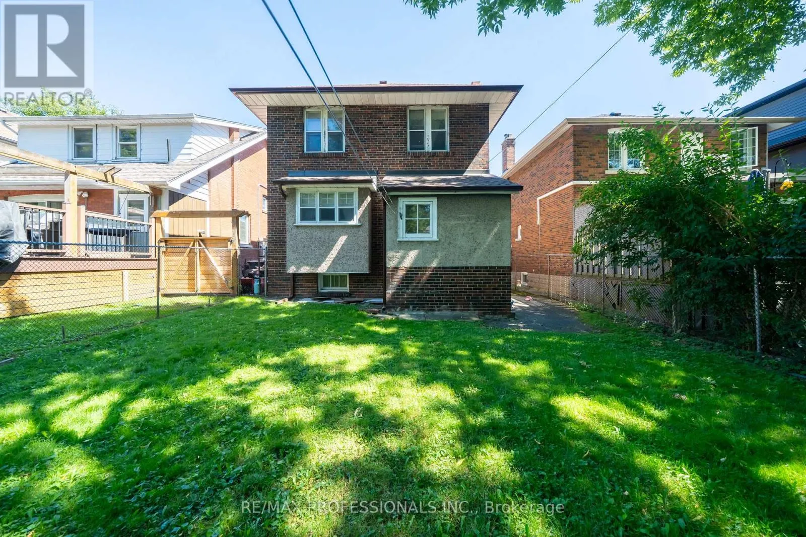 24 QUEENS AVENUE