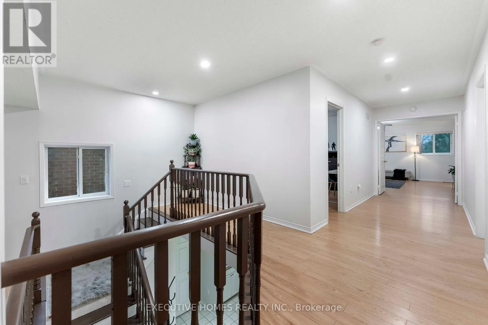 44 PEBBLESTONE CIRCLE