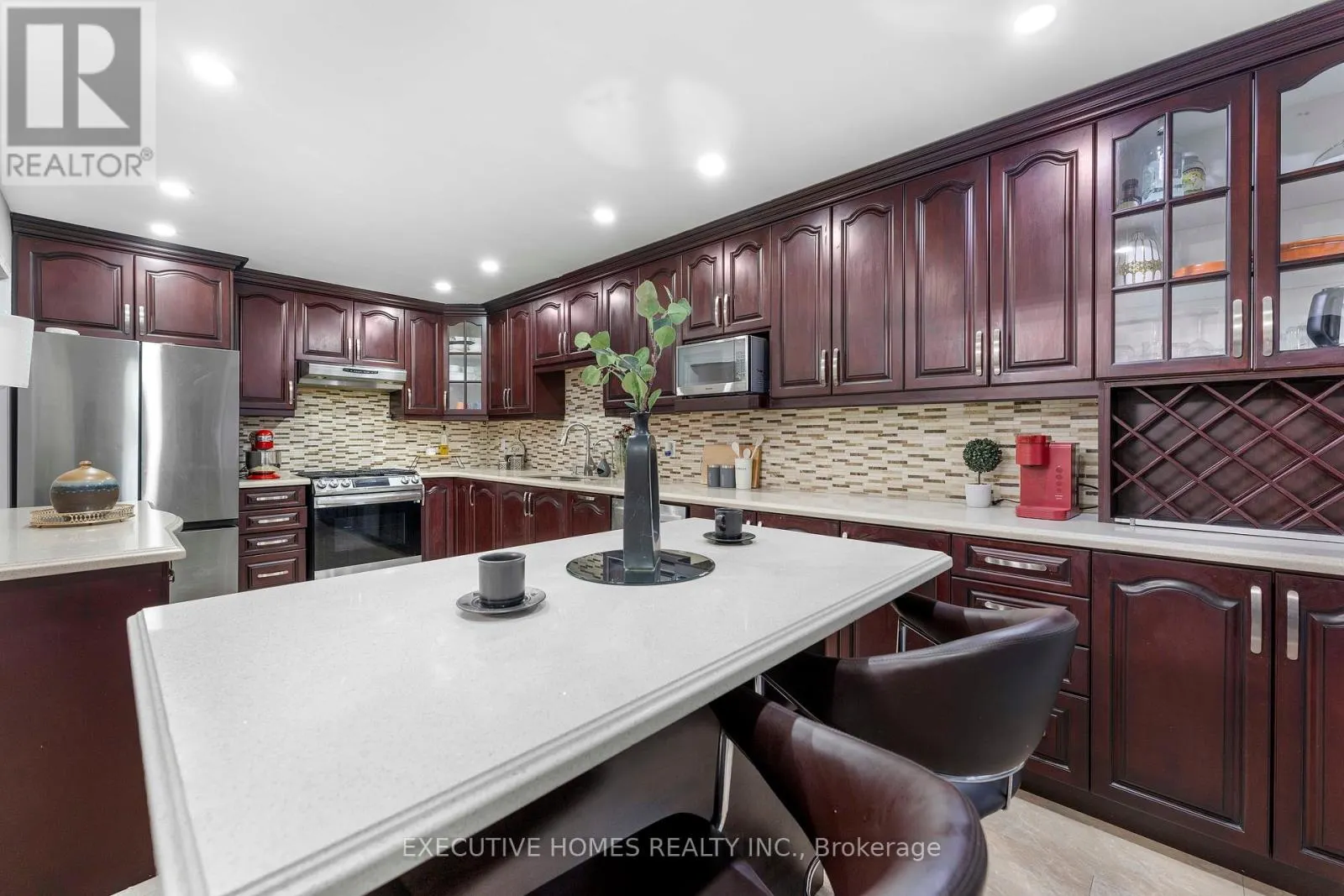 44 PEBBLESTONE CIRCLE