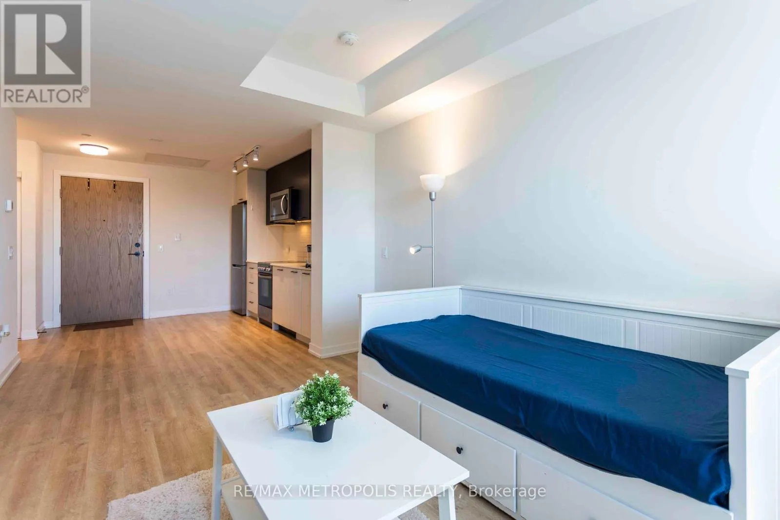 308 - 2300 ST CLAIR AVENUE W