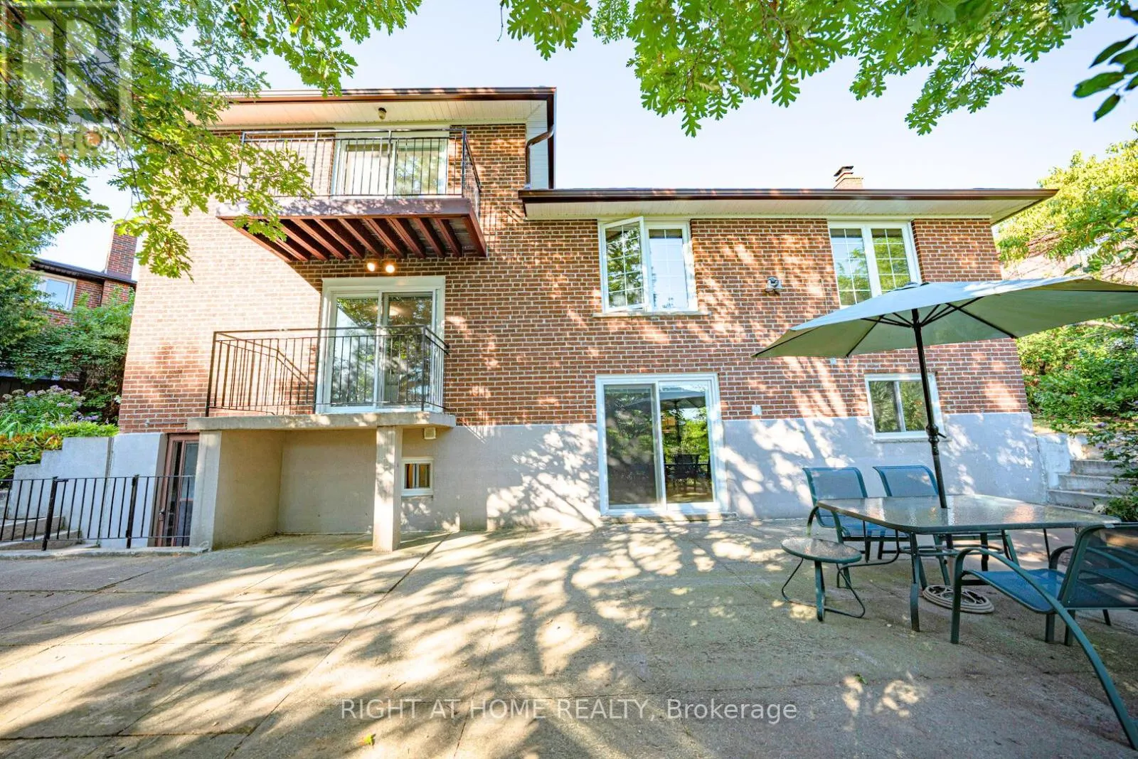 5 GREYSWOOD COURT