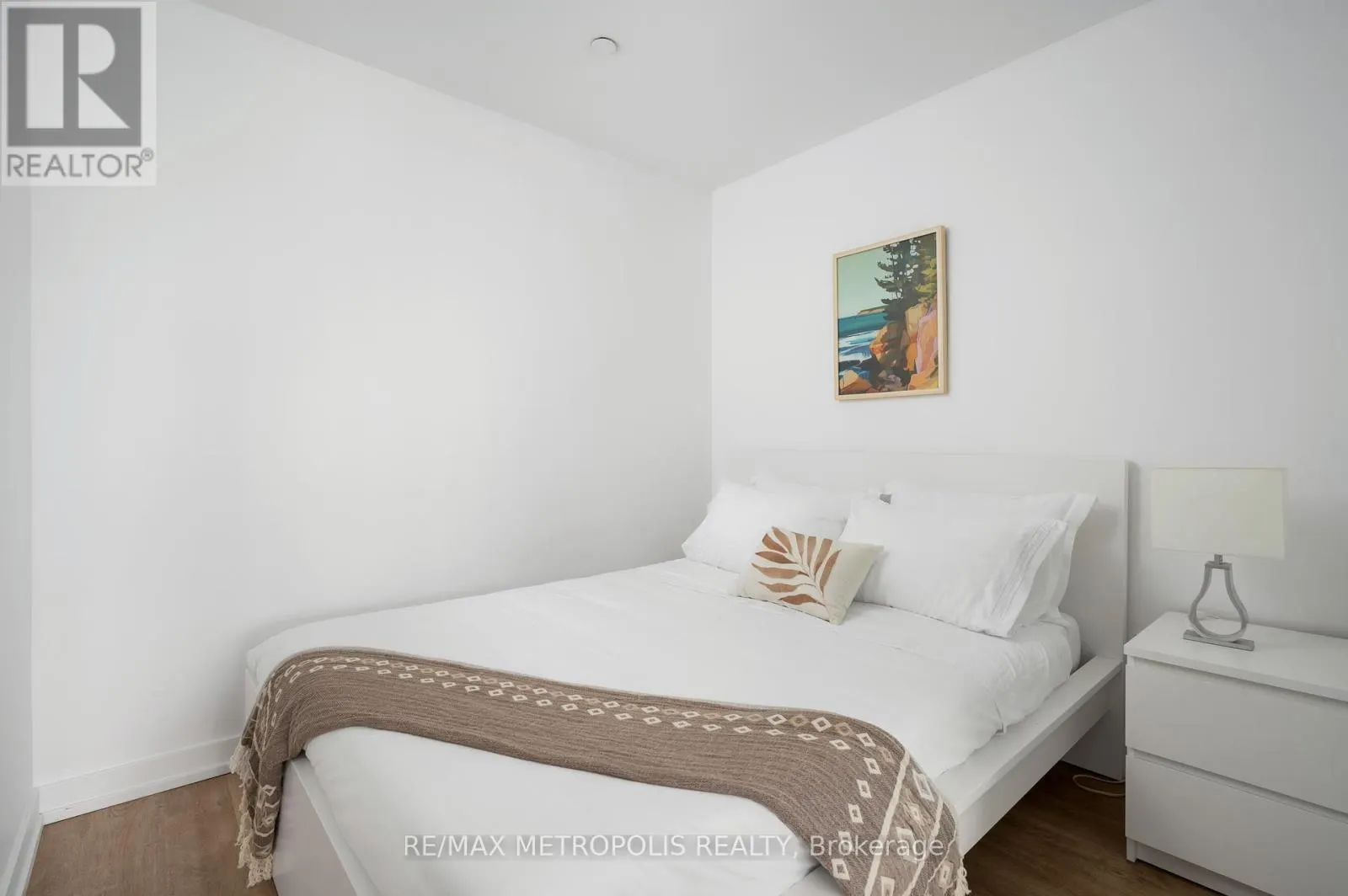 407 - 2300 ST CLAIR AVENUE W