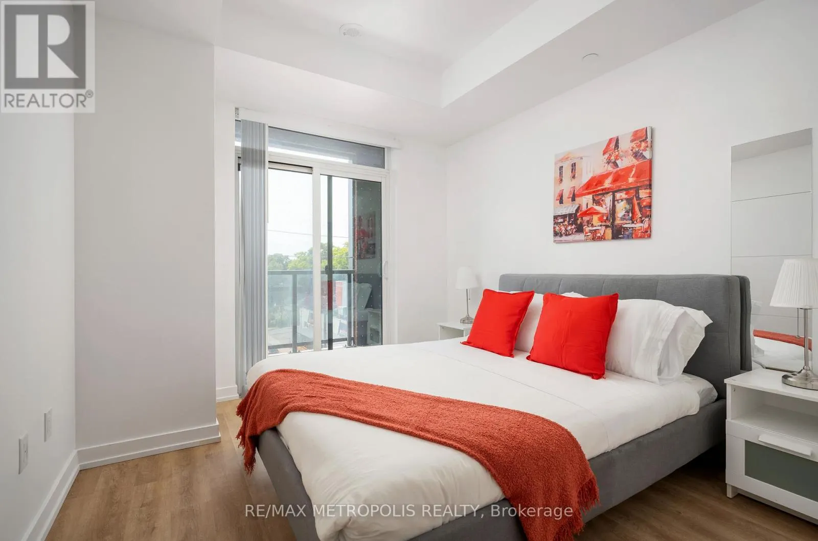 407 - 2300 ST CLAIR AVENUE W