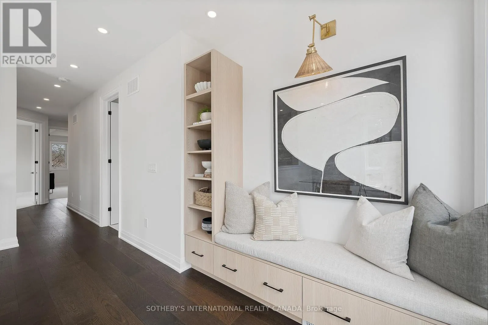 514 MARKAY COMMON