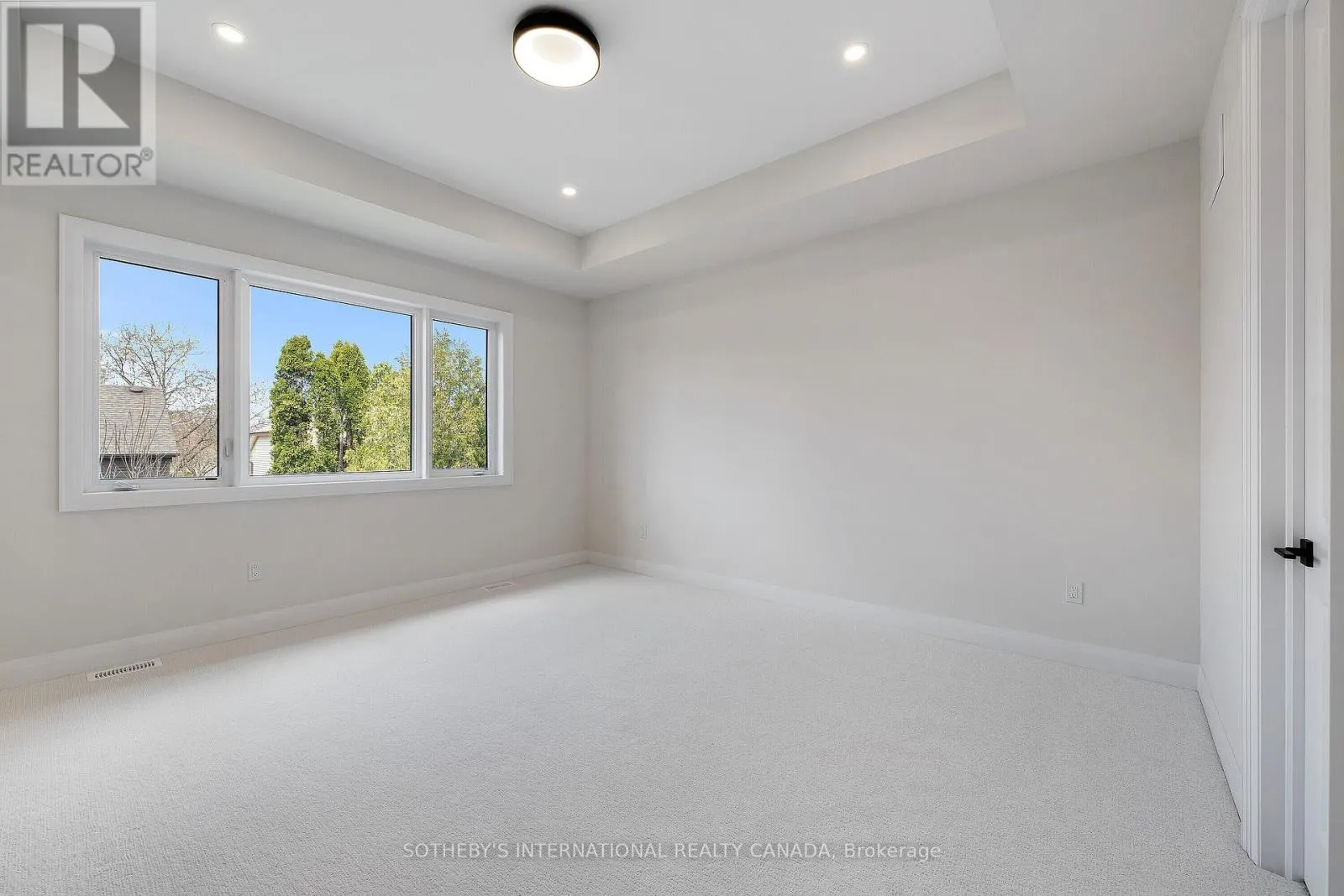514 MARKAY COMMON